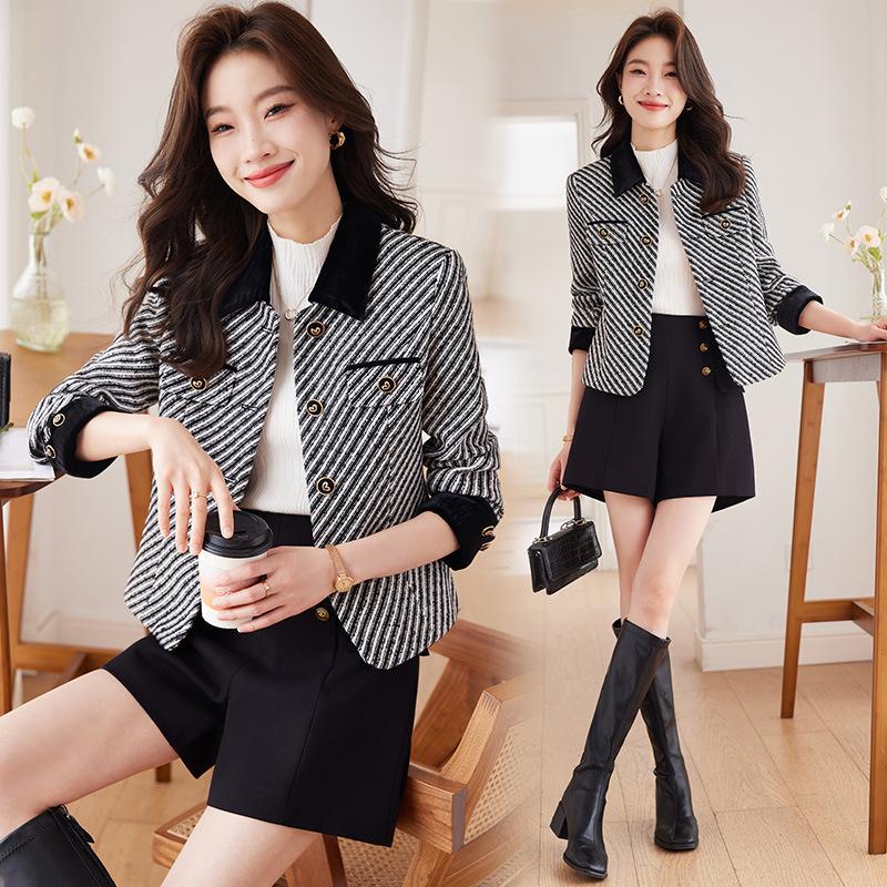 

Маленькое ароматное пальто с темпераментом, женское весенне-осеннее новое женское пальто, маленький мужской темпераментный зарубежный корейский топ в полоску