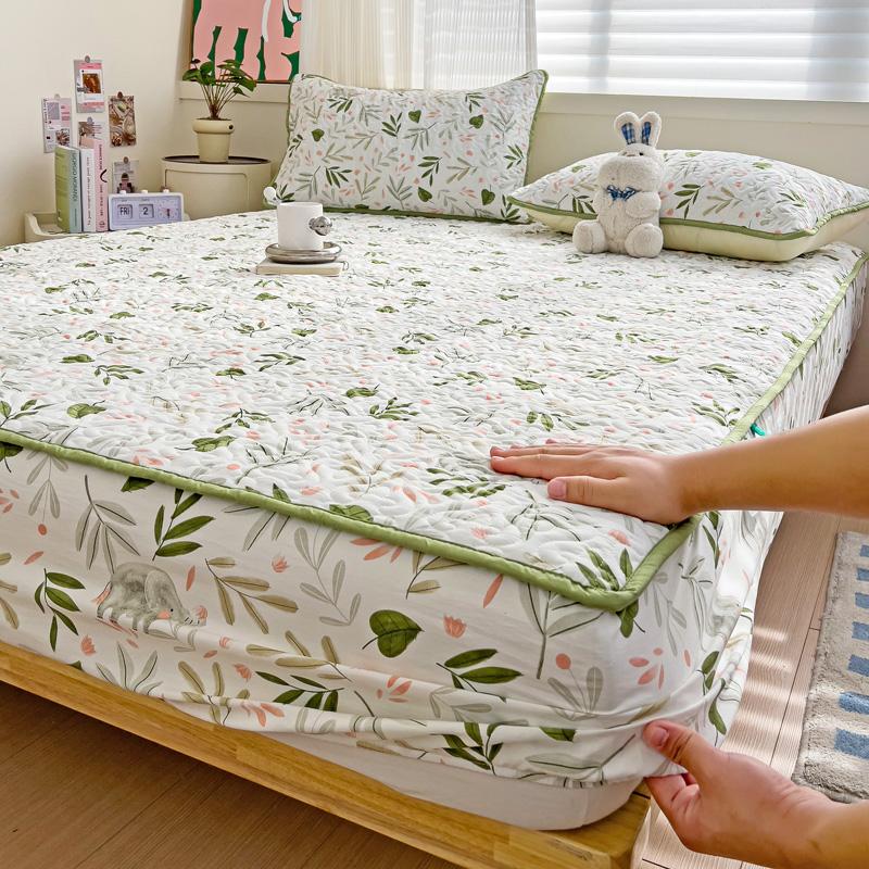 Thicken Bed Cover Cartoon Style Bedspread Quilted Mattress Cover Soft Bed Linen Elastic Bedsheets cubre colchón (No Pillowcase)