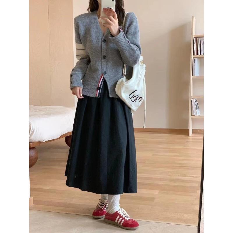 

Осень и зима новая мода женская одежда повседневный колледж стиль V-образный вырез чувство дизайна универсальная цветовая гамма вязаный кардиган свитер one size fits all серый