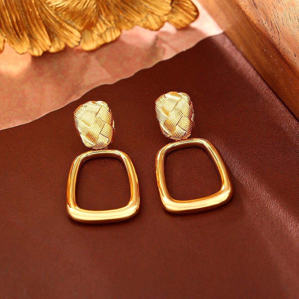 24K Gold-Plated S925 Silver Stud Earrings: Simple, Stylish, High-End, Instagram-Worthy Jewelry.