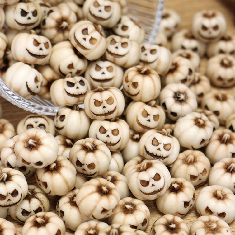 Halloween Resins Sculpture Collection 20Pcs Ghostly Face Miniature Pumpkin Decors Ornaments For Creative Garden Display
