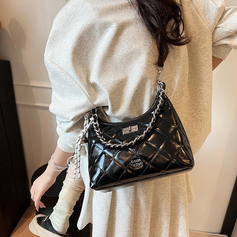 Rhombus chain bag women's summer 2025 new niche design messenger bag high-end sense foreign style shoulder bucket bag