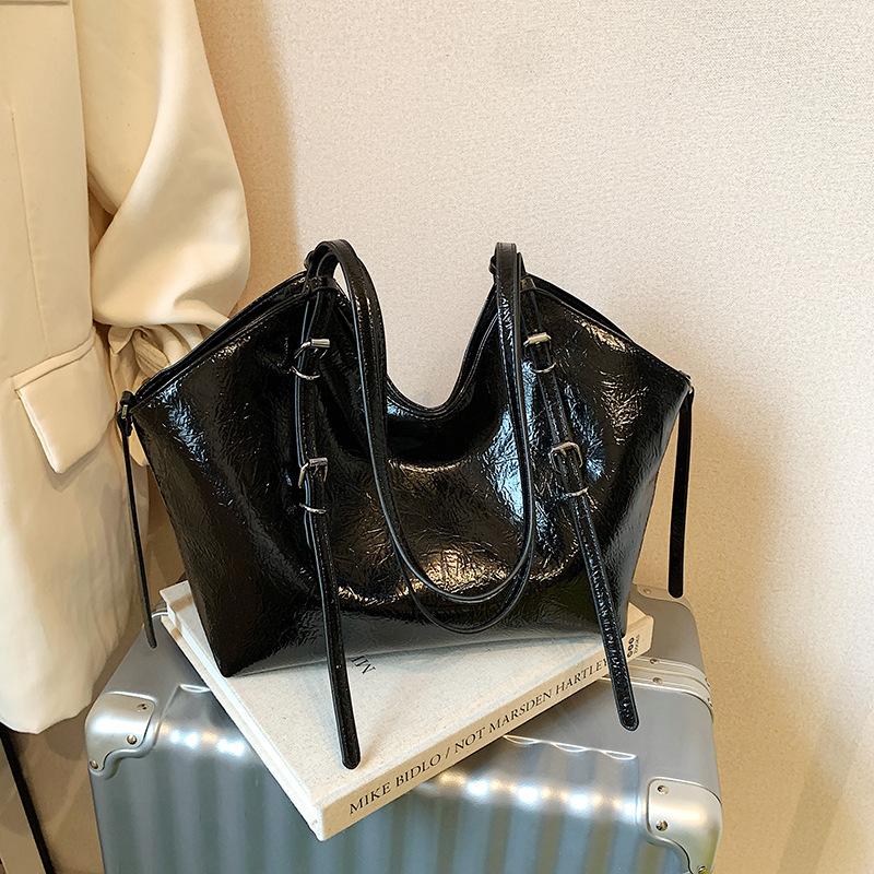Vintage Texture Underarm Commuter Bag Women's Bag 2025 New Large Capacity Tote Bag Simple and Versatile Shoulder Bag