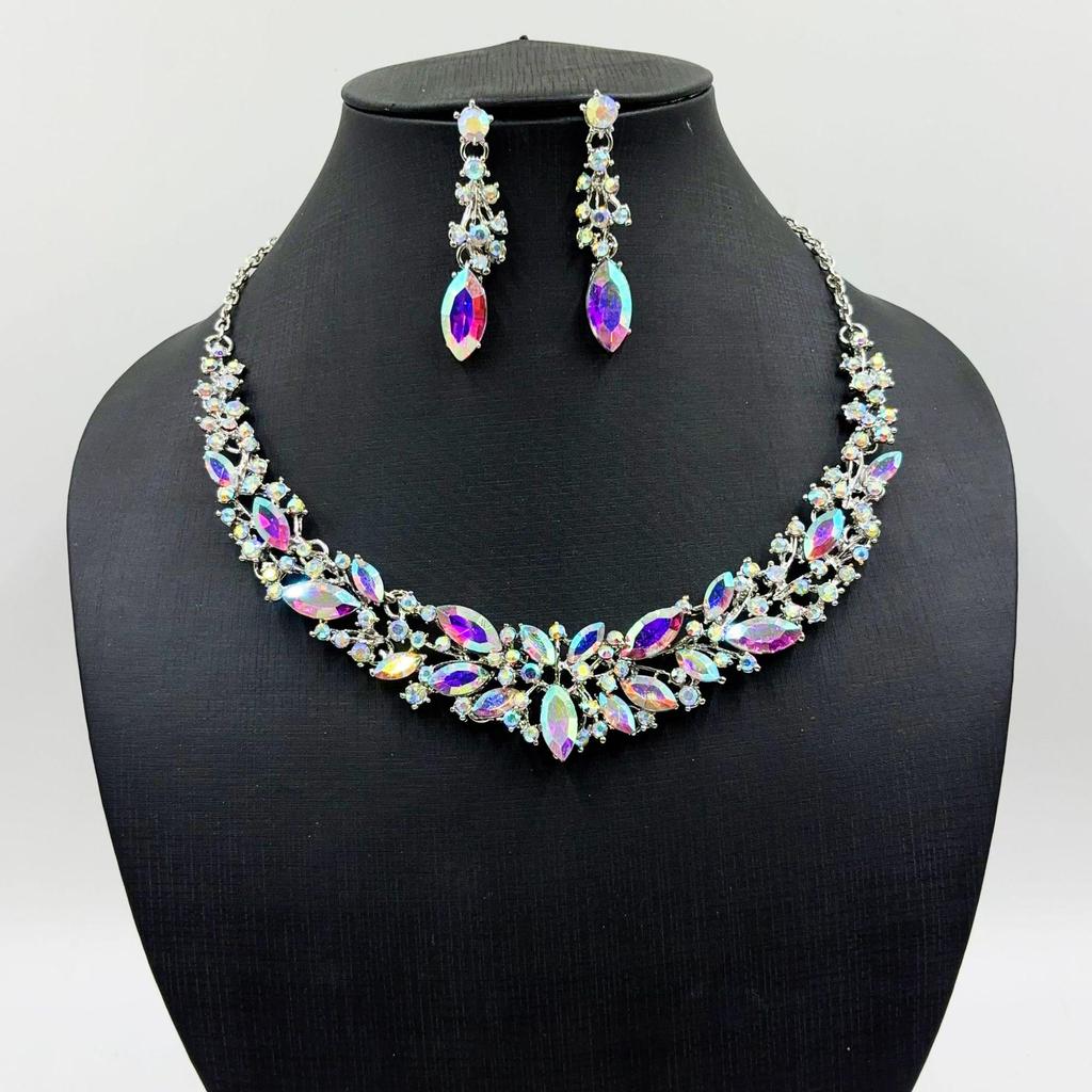 European & American Vintage Evening Necklace & Earrings Set - Floral Design