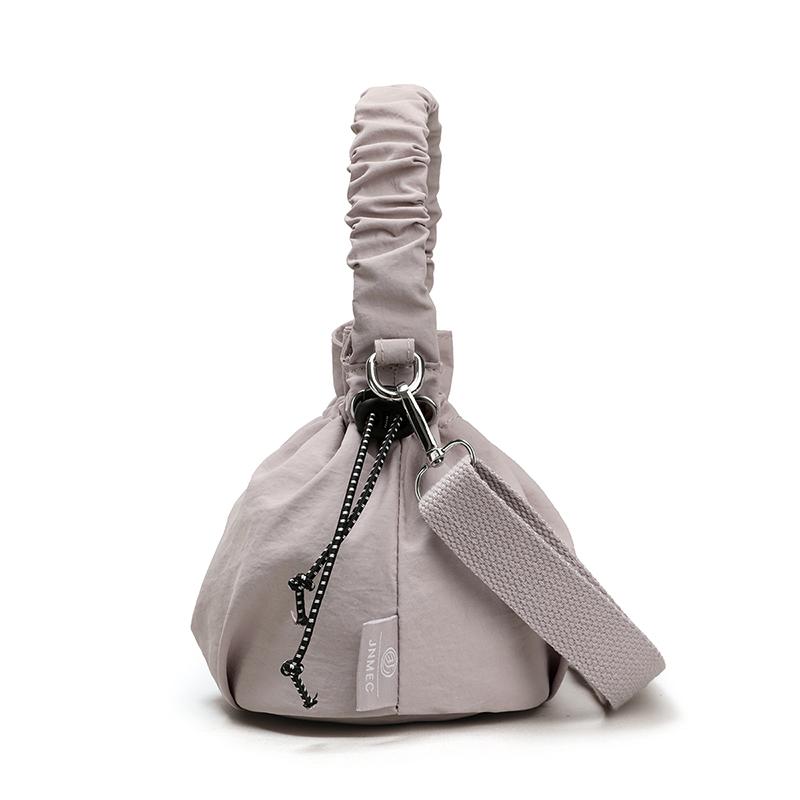 Geraffte Zugbeutel-Tasche mit gerafftem Griff Abnehmbarer Riemen Nylon Umhängetasche für den lässigen Alltag