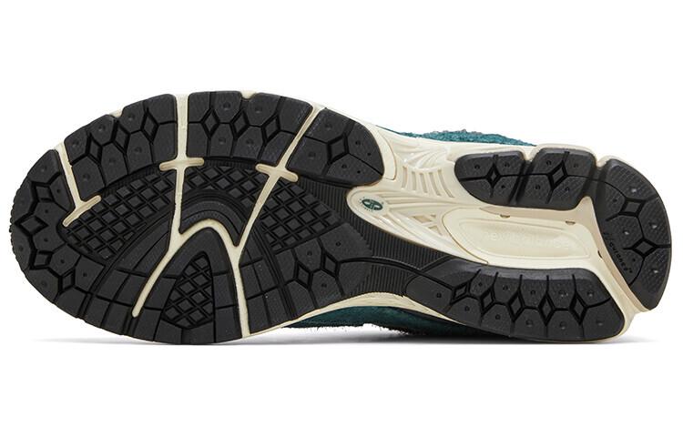 New Balance 2002R New Spruce Magnet - M2002REM