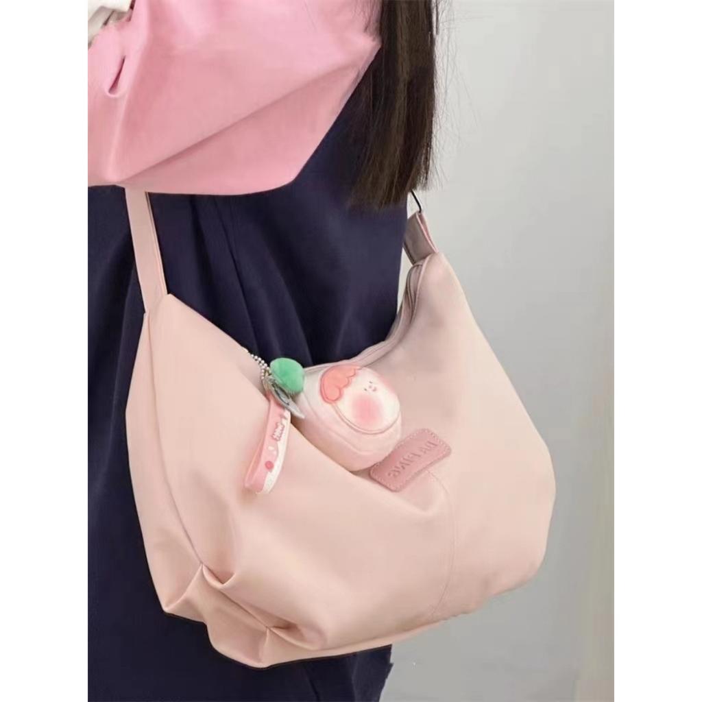Ladies' Fashionable Large Capacity Crossbody Bag with Adjustable Shoulder Straps and Zipper Closure - Made of Durable Polyester Material