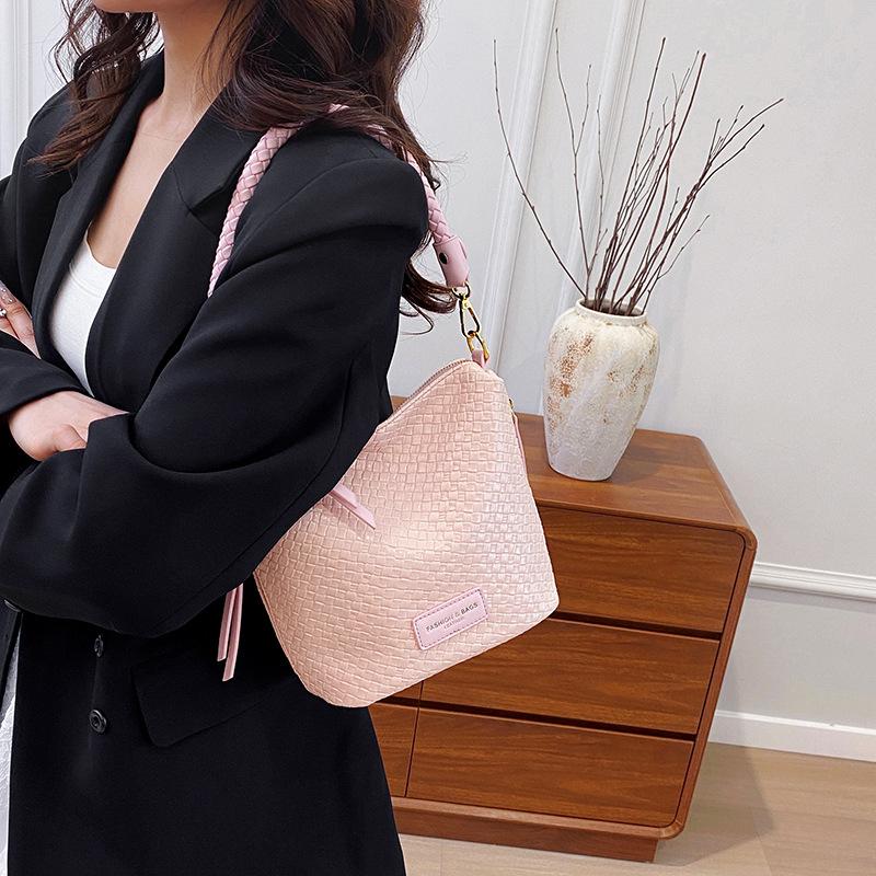 Bags women's bag 2025 new Korean version of fashion niche woven bag casual versatile shoulder bucket bag tide