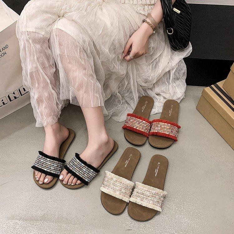 Niche Design Soft Flat Bottom One-word Drag Summer 2025 New Korean Version Woven Casual Wear Open-toed Cool Slippers