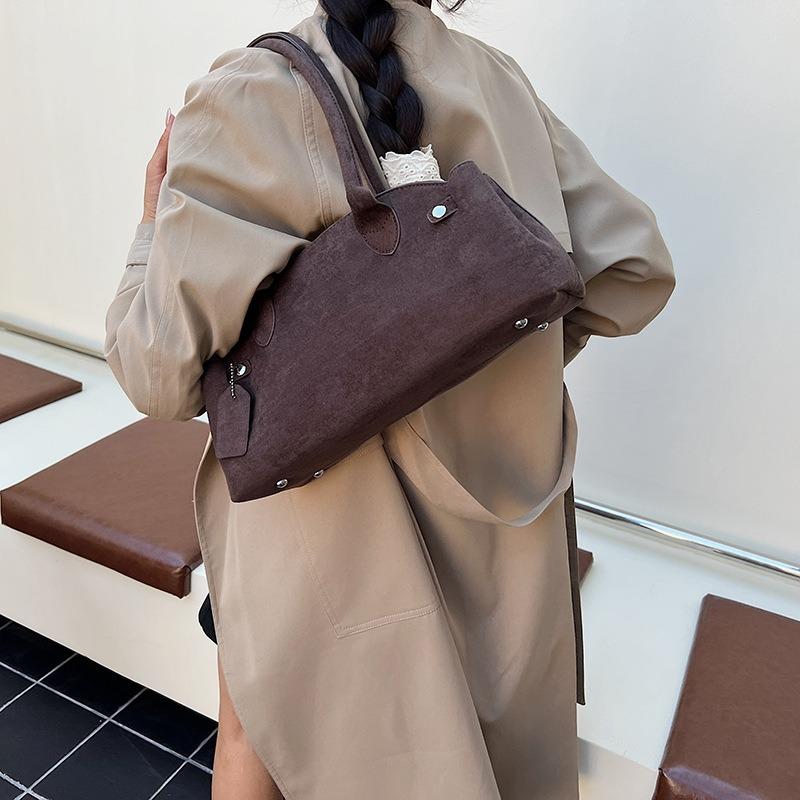 Premium texture suede underarm bag women's shoulder bag versatile fashion niche design baguette bag