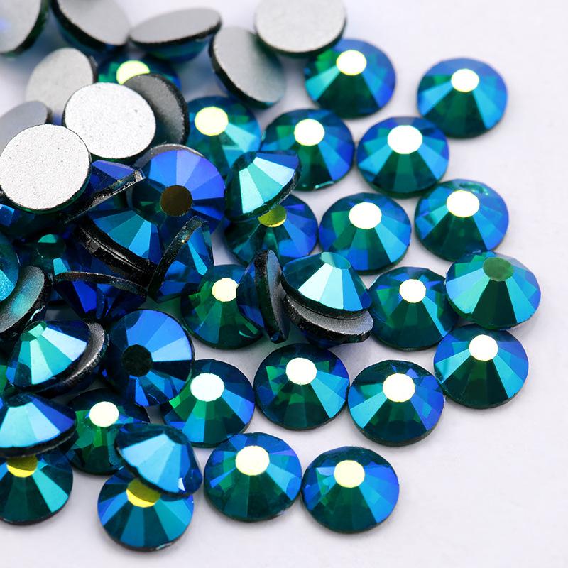 Pujiang Crystal Rhinestone Skleněné ploché dno Diamond Oblečení Doplňky Kulatý vrták na nehty DIY Náušnice Taška Samolepka Vrtačka