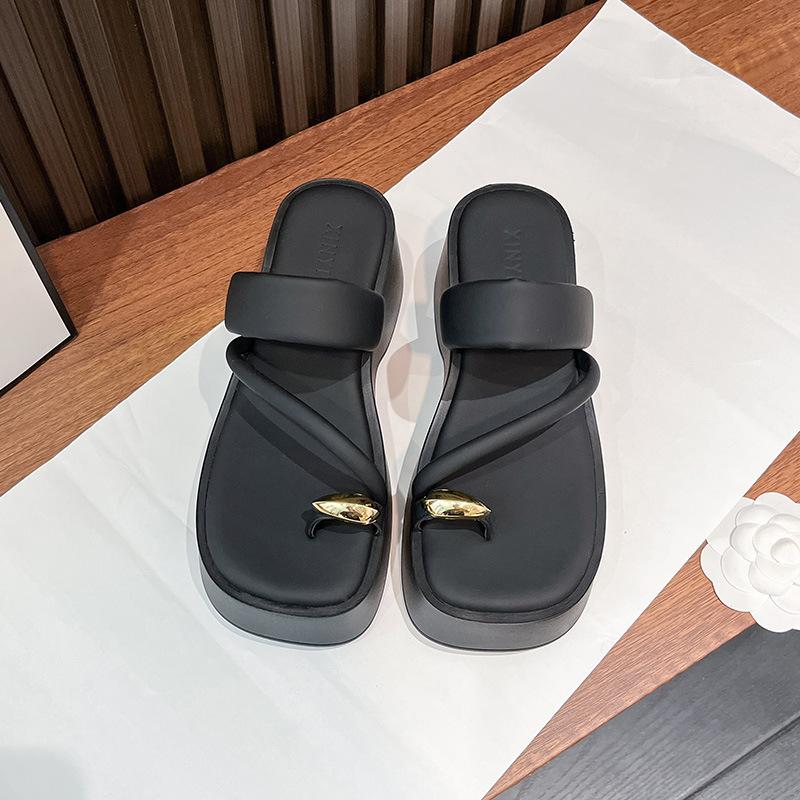 

Thick-bottomed cool slippers women s 2025 summer new models with skirts beach cover toe sandals women s fashion one-character slippers women 34 чёрный
