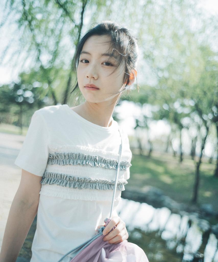 Ohesio Dot Frill T-Shirt, White