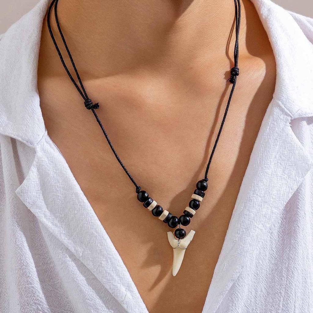 European & American Fashion Wood Bead Shark Tooth Necklace - Men's High-End Hip Hop Jewelry