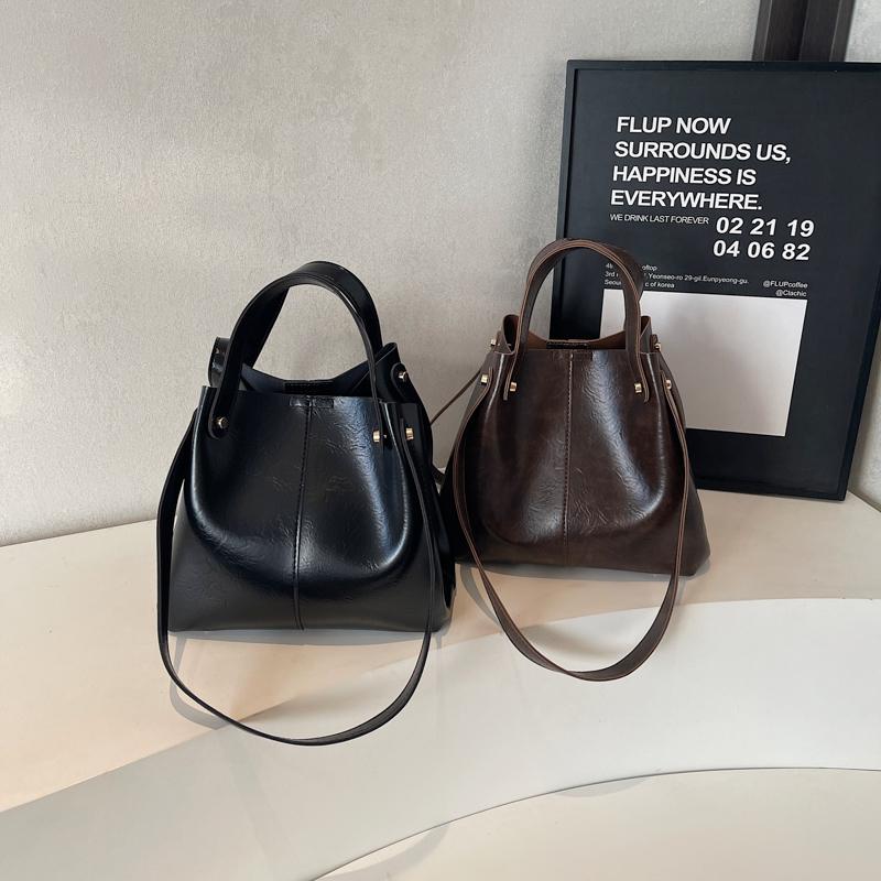 New Fashion Large Capacity PU Zipper Sweet Shoulder Bags for Women 2026 Hot Sale Retro Simple Versatile Casual Style Tote Bags