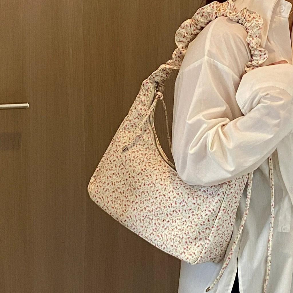 

IELGY Студенческая пригородная сумка, нишевая холщовая сумка с цветочным узором, сумка через плечо на шнурке, милая универсальная сумка-мессенджер белый