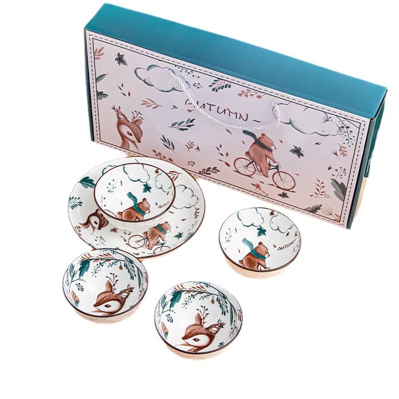 Severský medvěd a jelen Podglazurovaná keramická jídelní sada