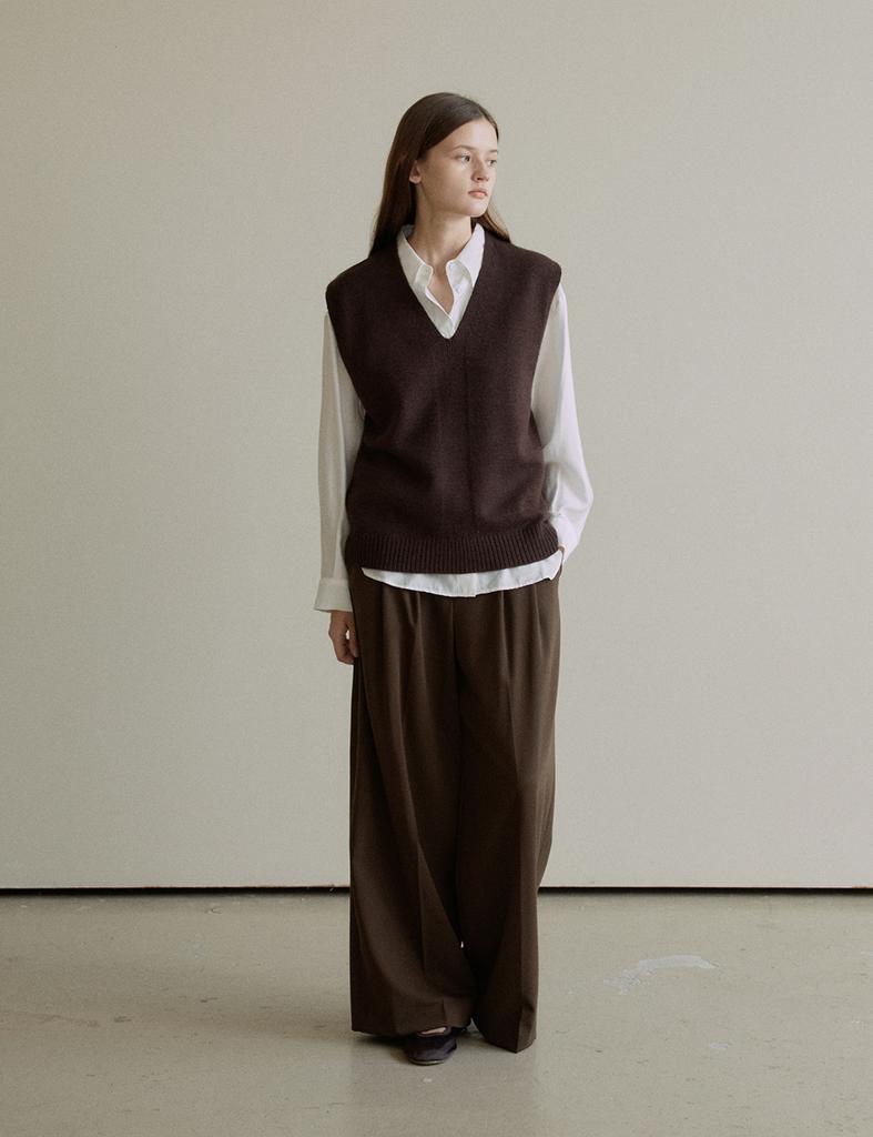 The Ello Tailored Two Tuck Wide Pants (Brown)