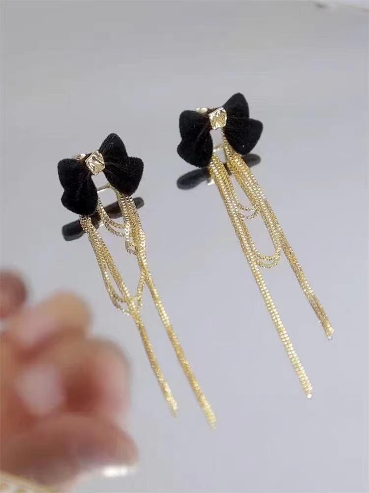 

Retro Flocked Chinese Earrings - Autumn Winter Christmas Holiday Collection чёрный