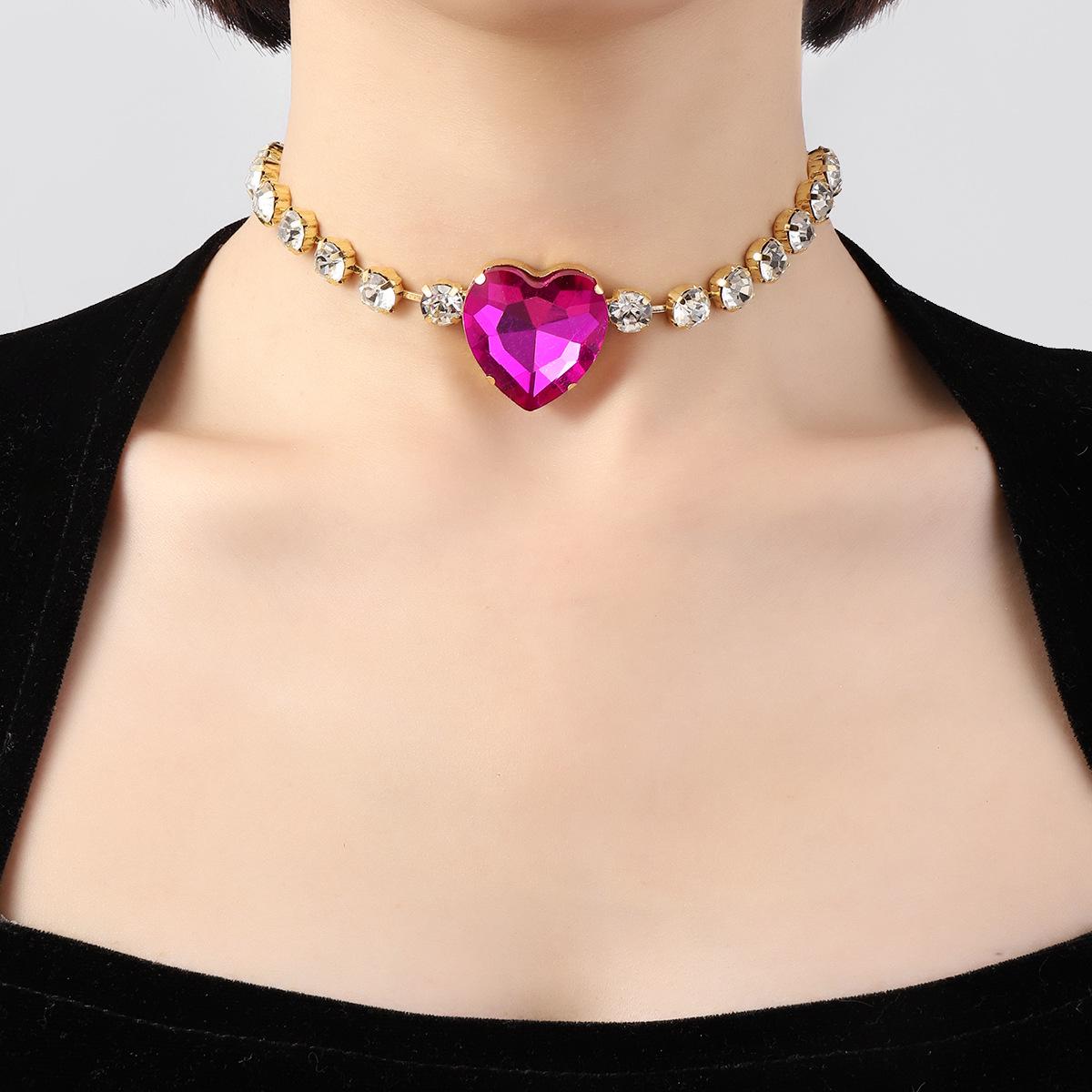 

Luxury Heart Pendant Diamond Choker Necklace - European & American Creative Fashion