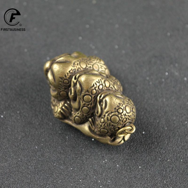 Copper Toad Ornament Antique Hollow Brass Animal Figurines Miniatures Decorations Chinese Feng Shui Crafts Tea Pet Car Keychains