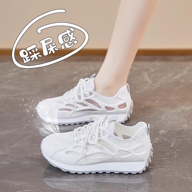 2025 breathable mesh white shoes women's summer mesh sandals super fire hollow sports travel shoes single net Forrest Gump shoes