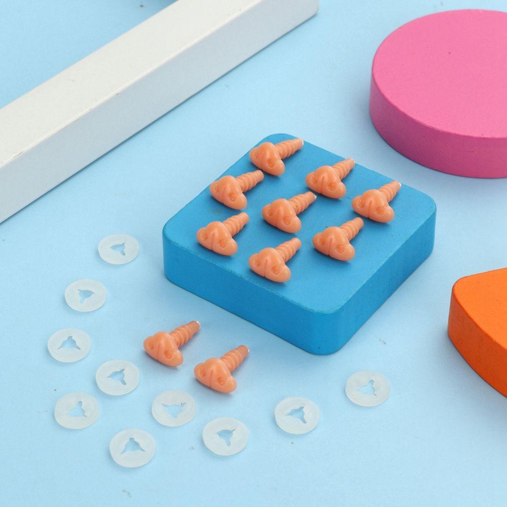 10Pcs DIY Animals Crafts Plastic Triangle Noses For Dolls Toys For Bear Buttons Toy DIY Safety Nose Dolls Accessories