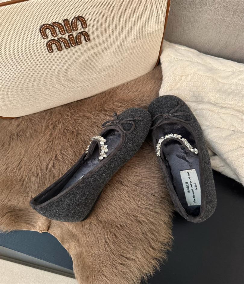 

2025 Korean version of the spring new fashion word with Mary Jane shoes thick heel shallow mouth rhinestone women s shoes 39 серый