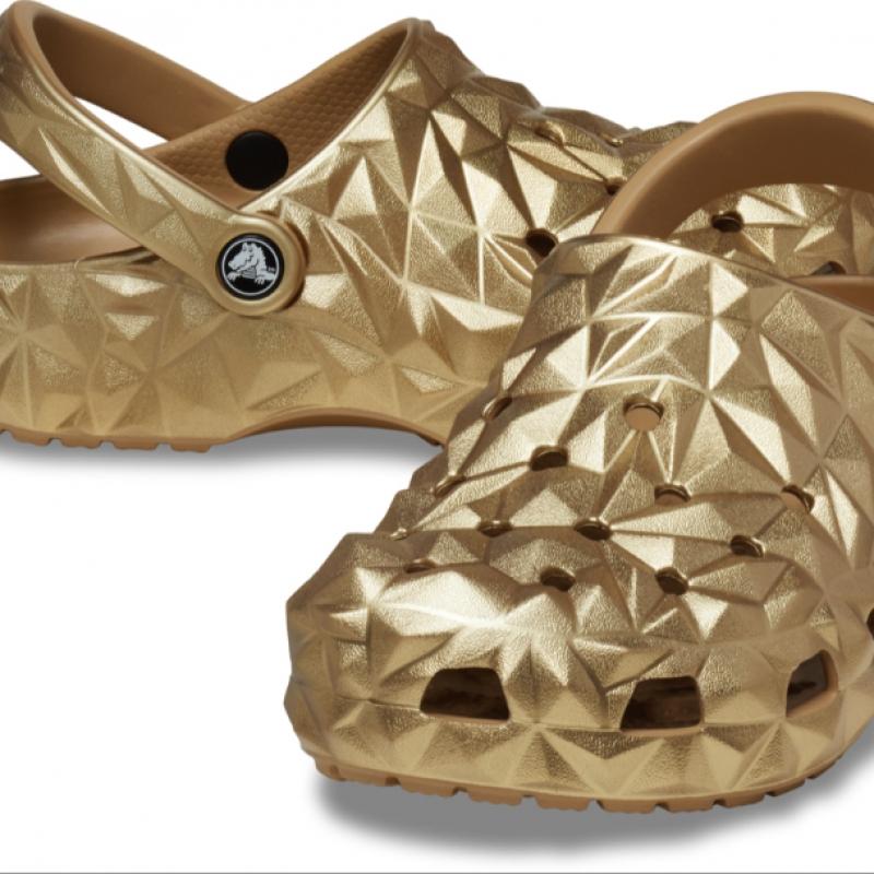 

Crocs Galleria Crocs Headquarters Classic Metallic Geometric Clogs 210002 Gold 710/M7W9