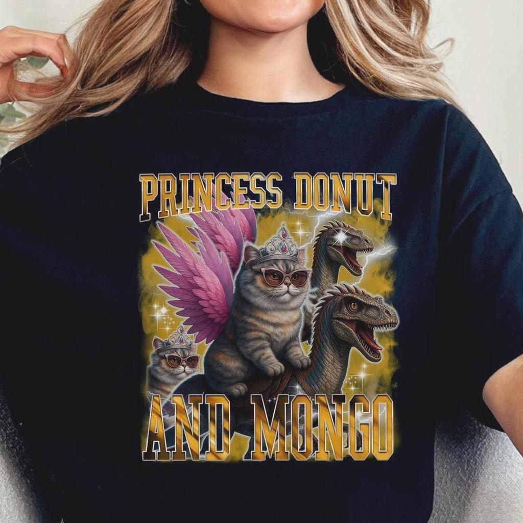 Prinzessin Donut und Mongo T-Shirt Vintage 90er Grafikstil | Dungeon Crawler T-Shirt | Dungeon Crawler Geschenke Für Mann und Frau Unisex T-Shirt