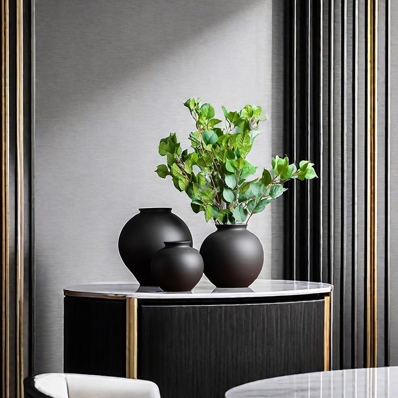 Jingdezhen Ceramic Vase: Retro Chinese Pottery for Living Room or Dining Table Flower Arrangements.