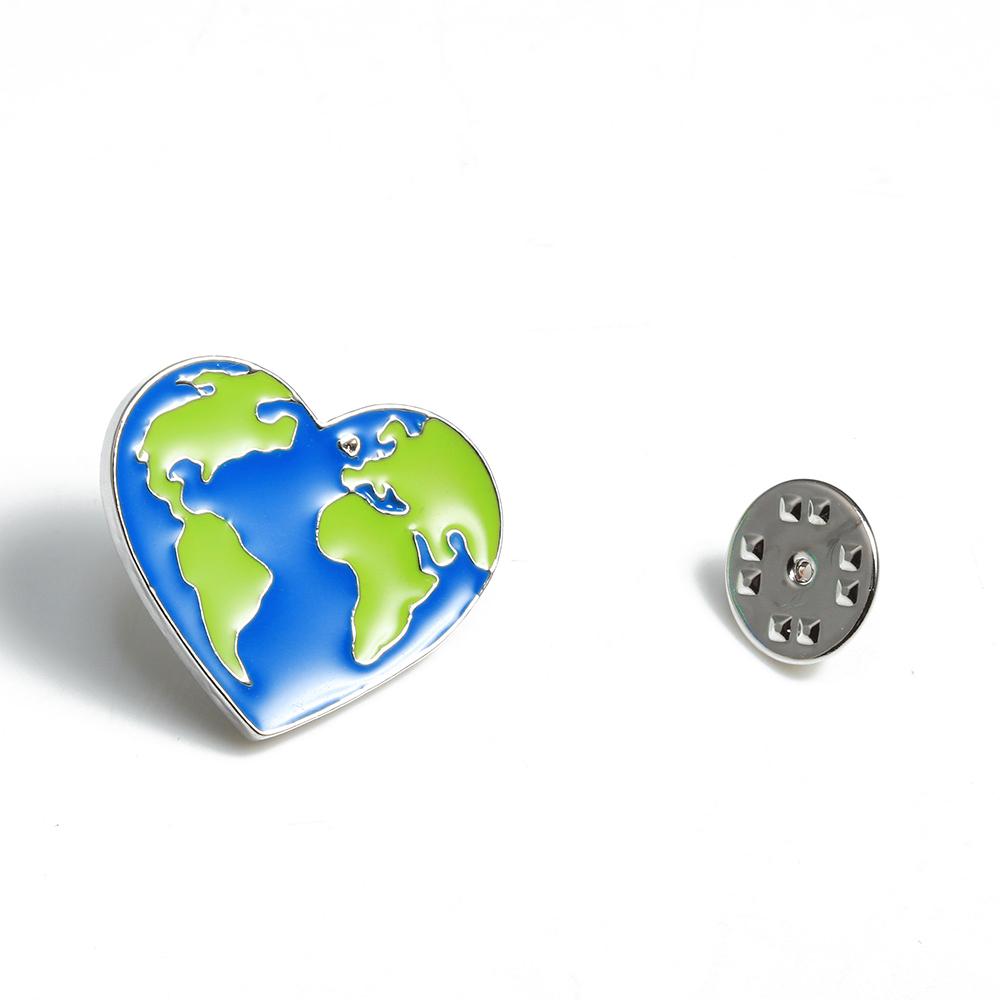 

Green Earth Heart World Map Label Pins Alloy Brooches Hat Clothes Bag Enamel Pin Travel Commemorative Badge Unisex Jewelry Gifts земляний