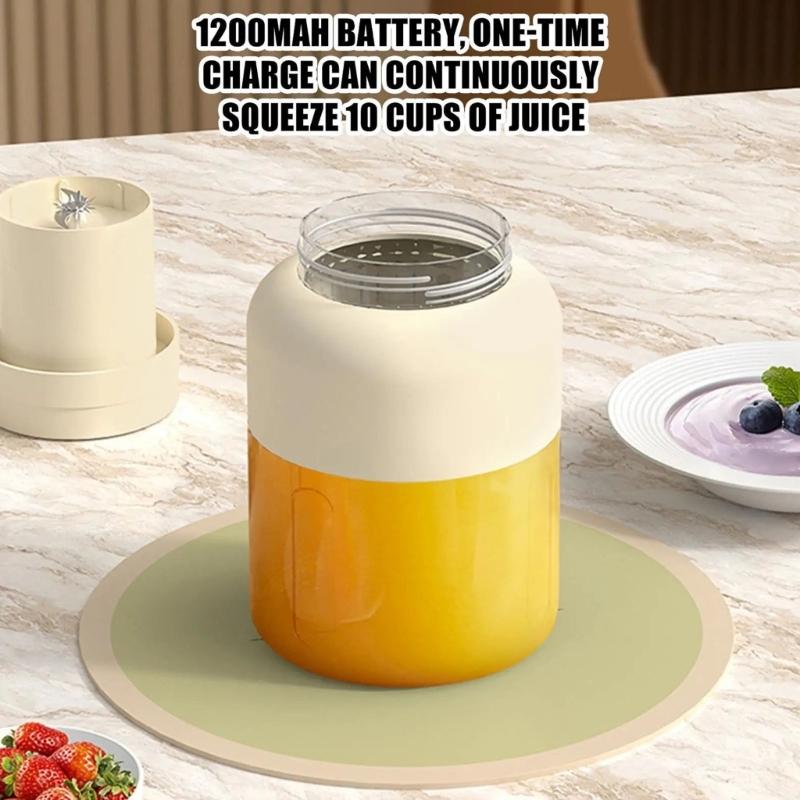Portable Blender for Shakes and Juice Rechargeable Blender Fruit Juice Mixer for Travel/Picnic/Office/Gym/Sport