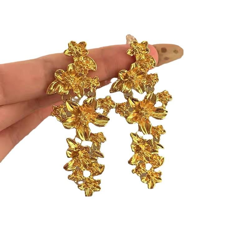 Elegant Vintage French Butterfly Flower Stud Earrings - High-End Fashion Accessories for Women