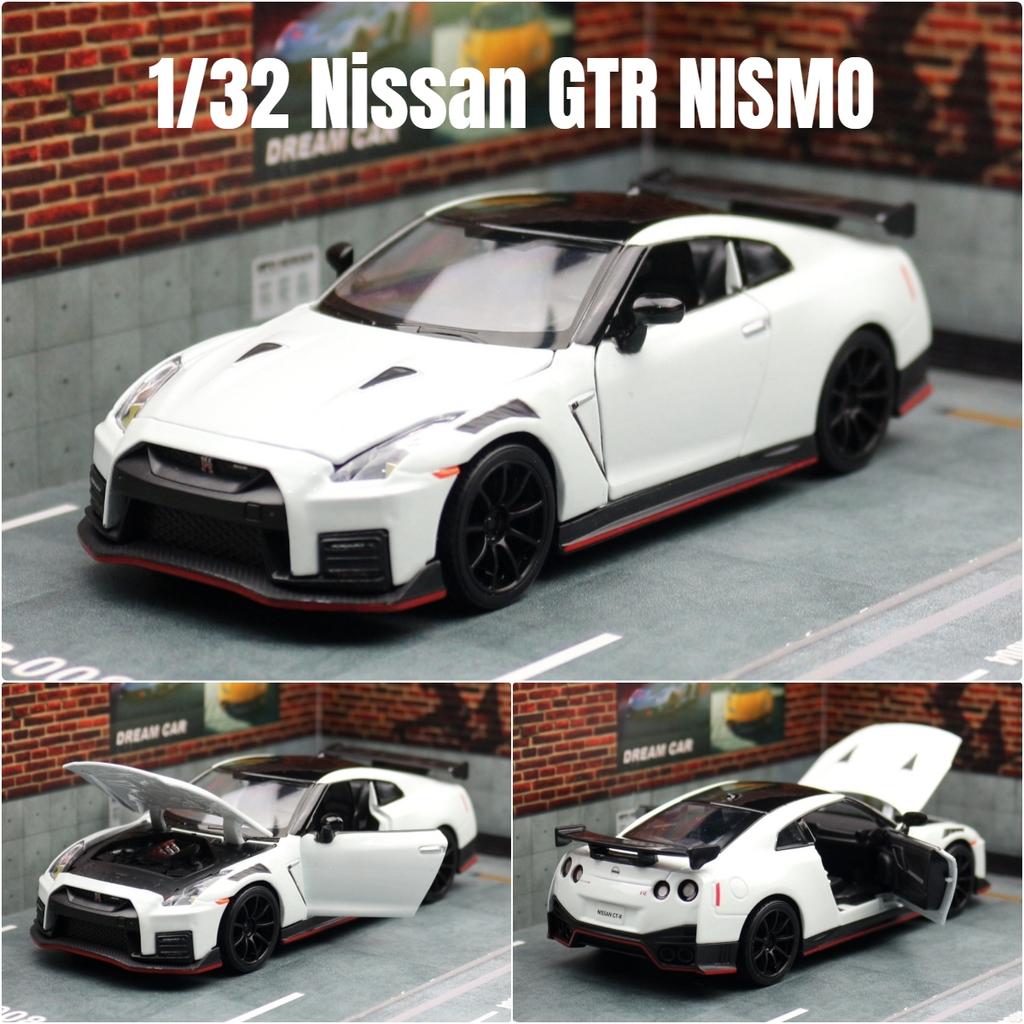 APU1 1/32 Nissan Skyline GTR R35 Nismo GT3 Racing Toy Car Model For Children RMZ CiTY Diecast Alloy Miniature Sound Light Collection