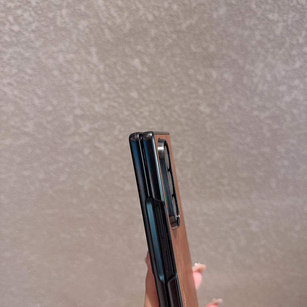 Samsung Z Fold7 Sheepskin Flip Case: Luxurious, Heat-Dissipating, Skin-Friendly, Anti-Fall Protection