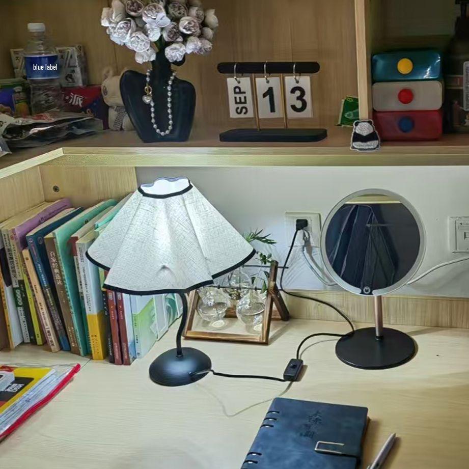 Girlish Heart Petal Umbrella Lamp: Minimalist Mid-Century Night Light for Bedroom and Study Atmosphere.