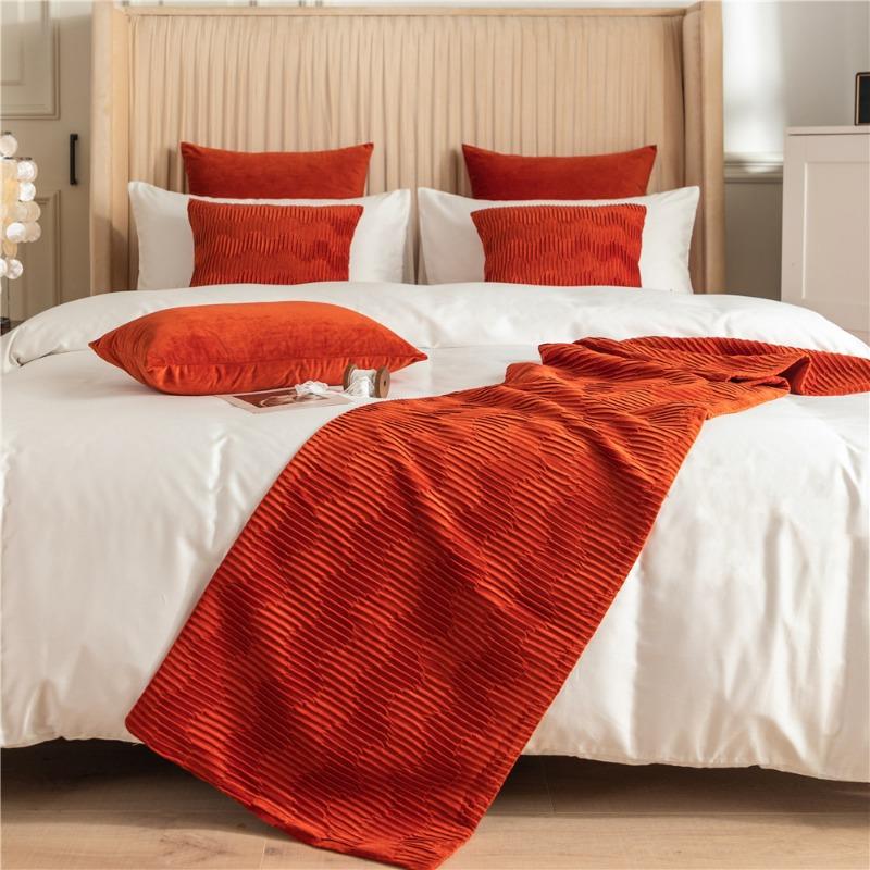 Nordic Simplicity Velvet Wavy Pattern Bed Towel Home Hotel Throw Bed Runner Dining Wedding Party Decor Bed Tail Towel Pillowcase