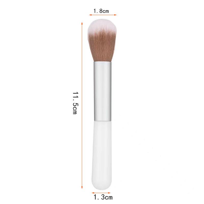 Beginner's Black Long-Handled Eyeshadow Brush