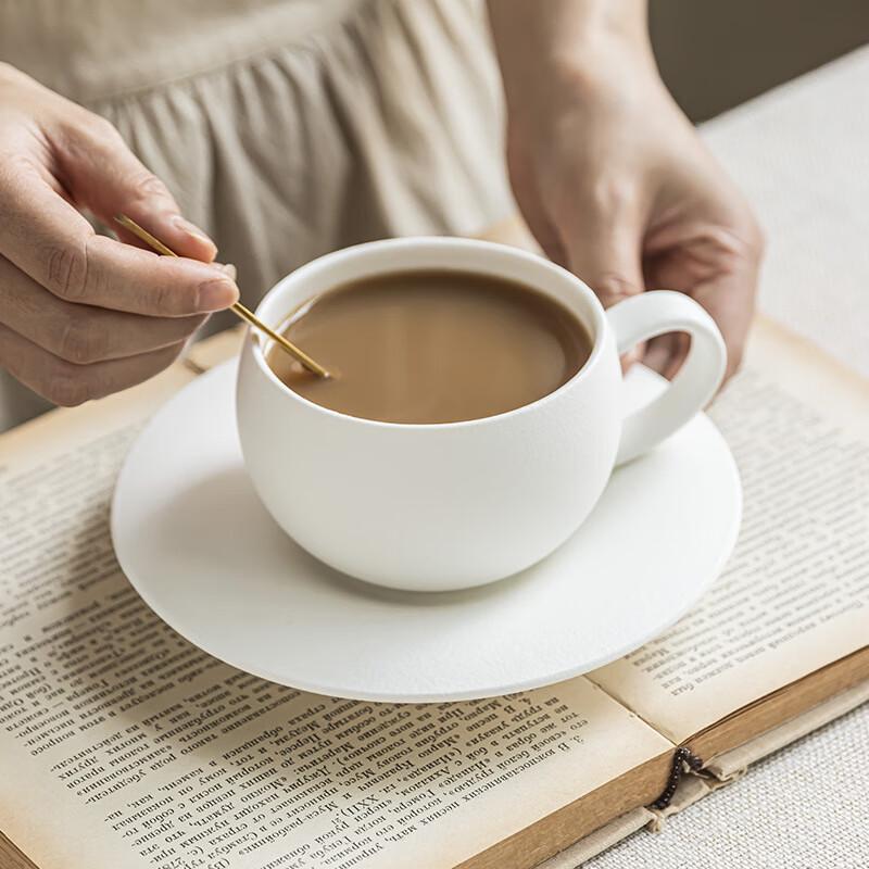 Soft Ruanyue Pure White Ceramic Coffee Cup and Saucer Set