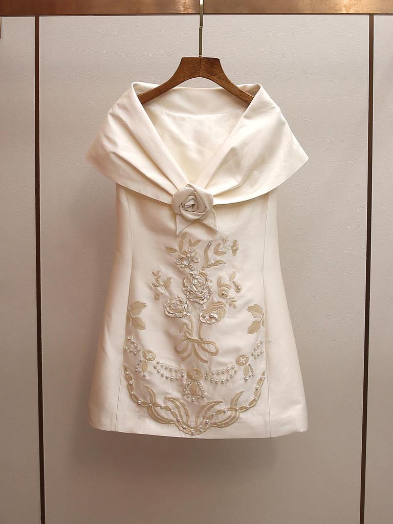 Elegantes ärmelloses Frühlingskleid für Damen mit 3D-Blumendesign