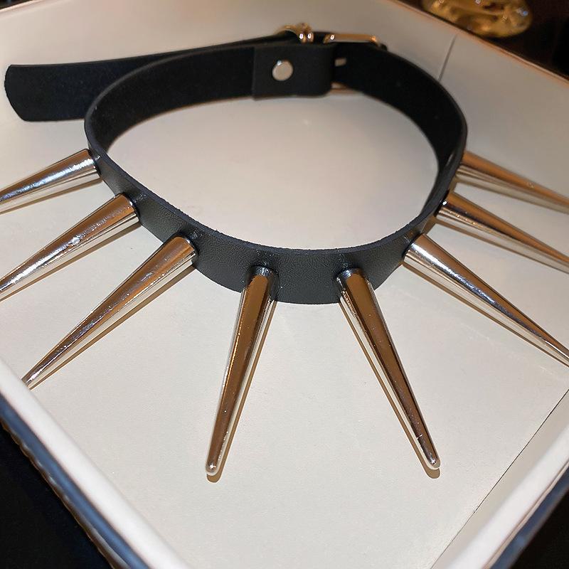 Titanium Steel Acacia Bean Pendant Clavicle Choker - Simple and Elegant Korean Style Necklace.