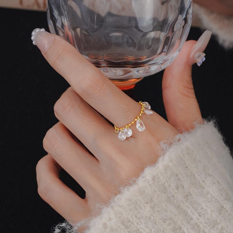 Luxuriöser Exquisiter Unregelmäßiger Wassertropfen Fransen Zirkon Verstellbarer Ring für Damen Tägliches Tragen Besuche bei Abendessen Geschenk