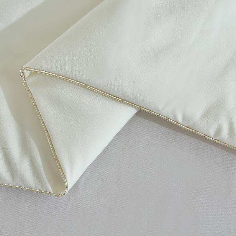 Playboy Waffle Jacquard Silk Blend Winter Quilt