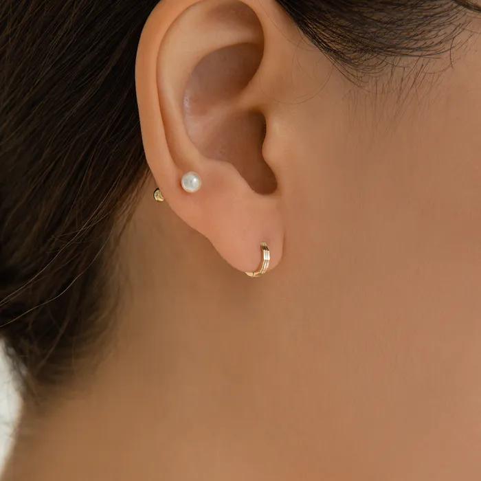 14K Angle Cut One-Touch Earrings (14K Gold) E01