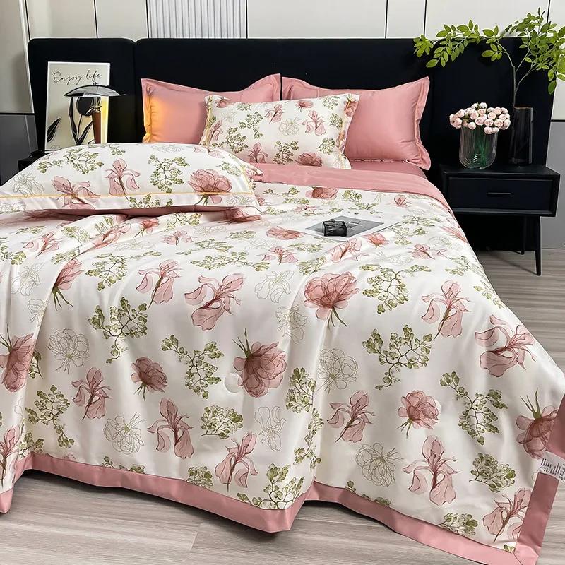 Summer Machine Washable Thin Quilt, Single and Double Person Soft, Skin-Friendly, Breathable Comfortable Air Conditioning Quilt