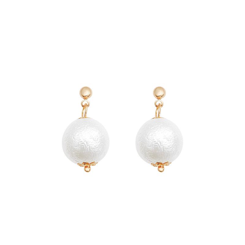 Silver needle cotton pearl earrings women's retro niche temperament Internet celebrity stud earrings French gentle explosion ear jewelry