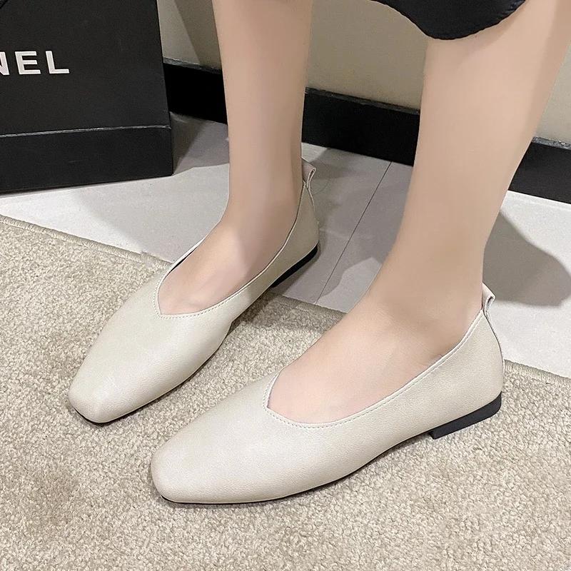 2024 Módní dámské boty s hranatou špičkou, jednobarevné, lehké nazouvací, s plochým podpatkem, jarní a podzimní dámské boty s mělkým výstřihem