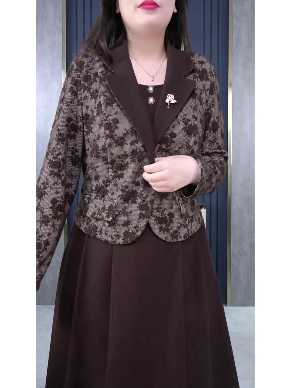 

2024 Осень/Зима Элегантный китайский жаккардовый костюм: пиджак и платье-комбинация для женщин L 100-120 jin