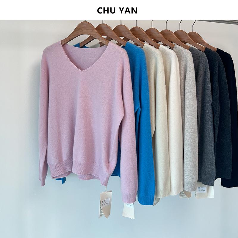 Seamless V-neck Wool Knit Pullover: Women's Autumn/Winter Solid Color Base Layer Top